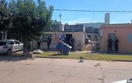 Imagen de Desalojaron a una familia en calle Colón al 100