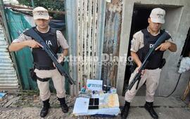 Marihuana, efectivo, celulares como parte de lo incautado.