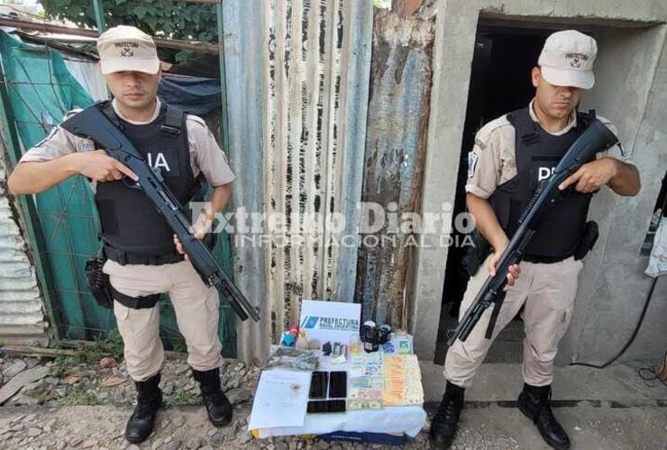 Marihuana, efectivo, celulares como parte de lo incautado.