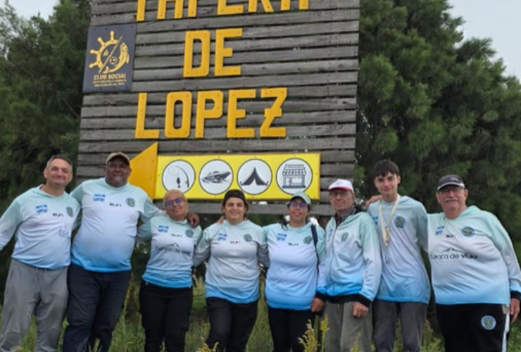 Imagen de 1º puesto para la Pesca Femenina del Rowing Club en el Nacional de Clubes en San Clemente del Tuyú