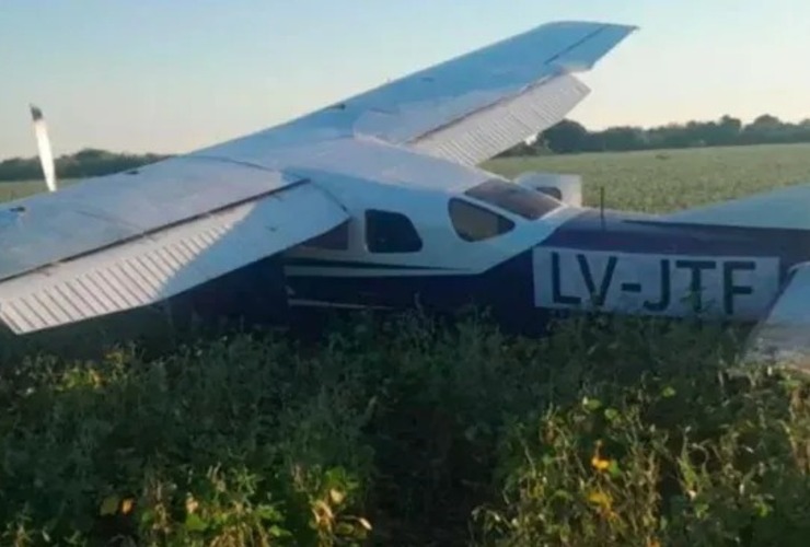 Imagen de Investigan el hallazgo de avioneta abandonada en Entre Ríos: sospechan traslado de droga