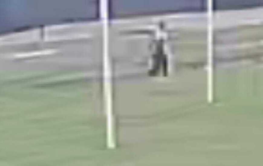 Una c&aacute;mara privada del barrio tiene registr&oacute; del incidente.