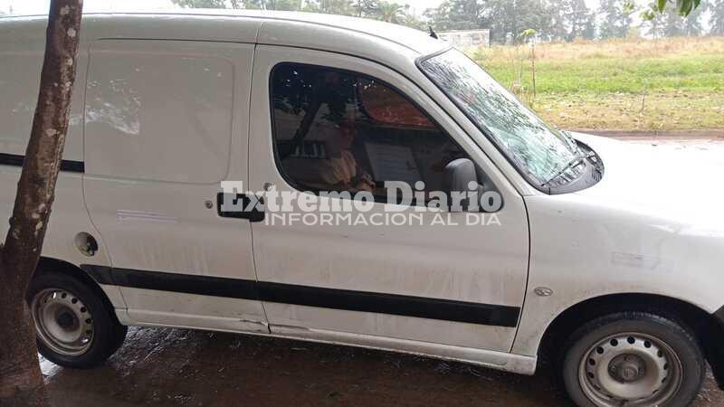 Imagen de Utilitario robado frente a un domicilio