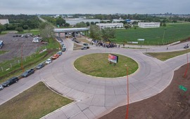 Imagen de Alvear dio un paso histórico: inauguraron la rotonda del Parque Industrial y firmaron el convenio para pavimentar Piedrabuena