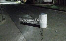 El secarropas quedó en medio de la calle durante la huida del sospechoso.