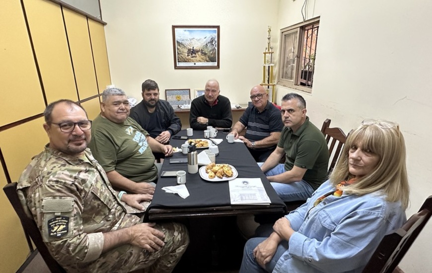 Imagen de El Concejo entreg&oacute; una computadora al Centro de Veteranos de Malvinas en el marco del 2 de Abril