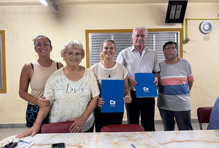 Imagen de Firma de convenio entre la Comuna y el Centro de Jubilados
