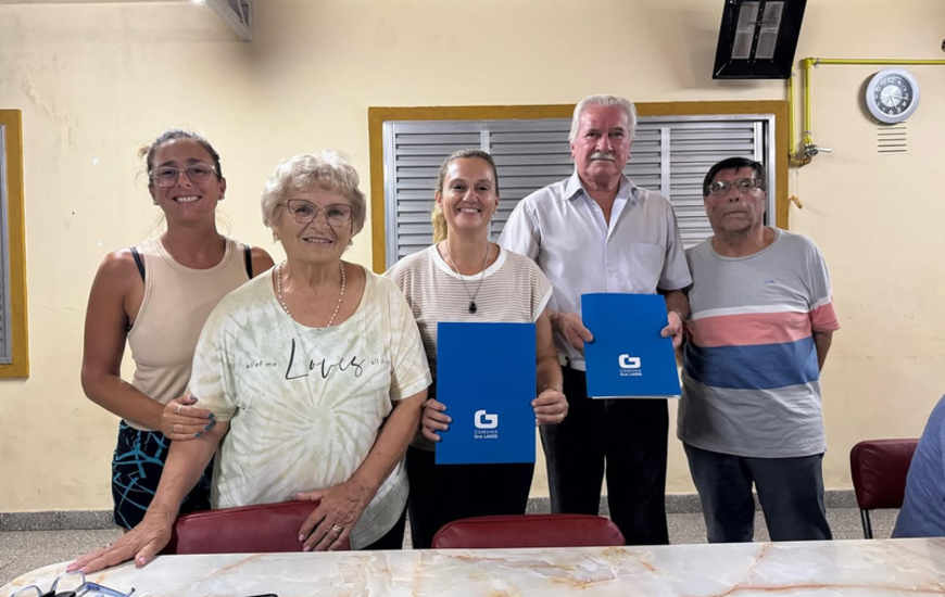 Imagen de Firma de convenio entre la Comuna y el Centro de Jubilados