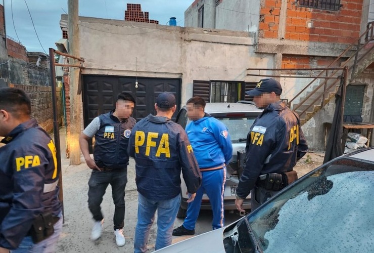 Imagen de Vendía por redes sociales un revólver calibre 22 por 400 lucas: lo metieron preso