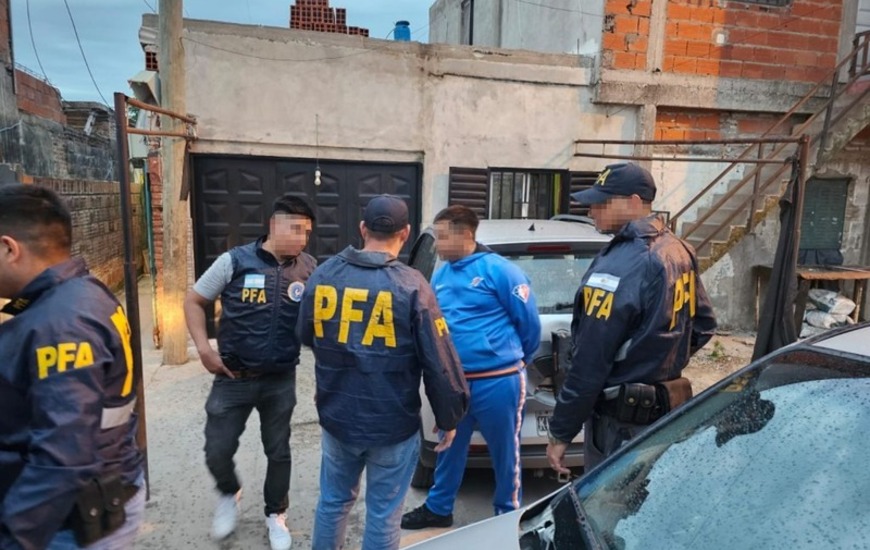 Imagen de Vend&iacute;a por redes sociales un rev&oacute;lver calibre 22 por 400 lucas: lo metieron preso