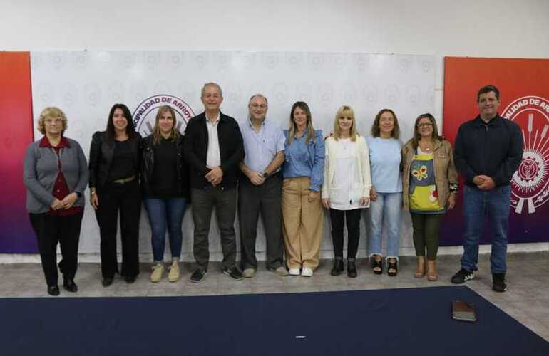 La Municipalidad entreg&oacute; $1.800.000 para cada escuela.