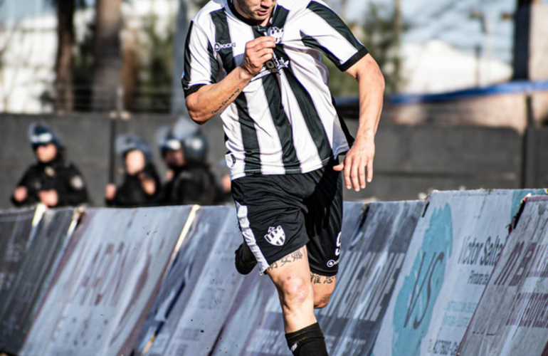 Imagen de F&uacute;tbol: Uni&oacute;n le gan&oacute; 1-0 a Empalme Central con gol de Herrera