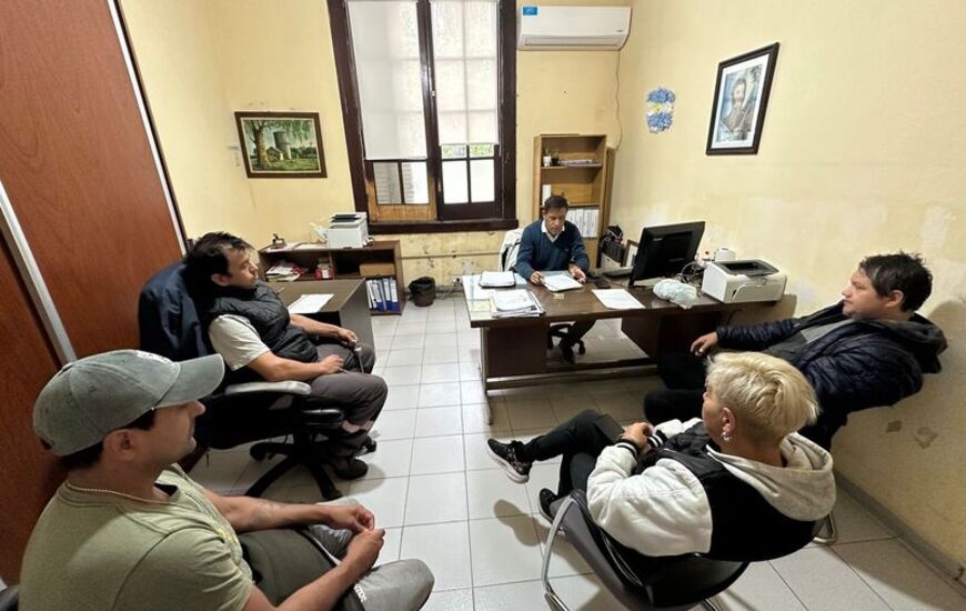 Los vecinos reunidos este lunes con Marcelo Storani