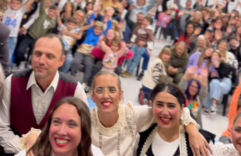 Imagen de La Obra de Teatro 'Las D�ENFRENTE' en el Centro Cultural fue un &eacute;xito