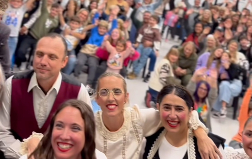 Imagen de La Obra de Teatro 'Las D�ENFRENTE' en el Centro Cultural fue un &eacute;xito