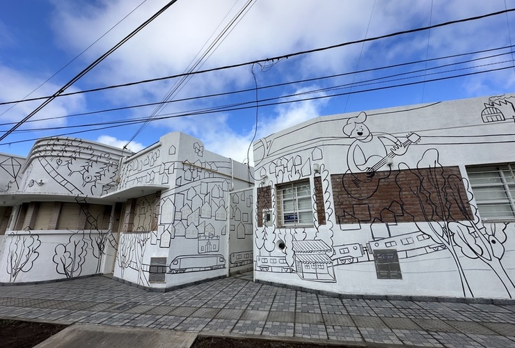 Imagen de Se pintó con dibujos el Centro Cultural 'José Hernández'