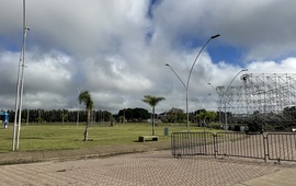 Imagen de Iniciaron los preparativos en la rotonda 12 de Abril para el 127&ordm; Aniversario de General Lagos