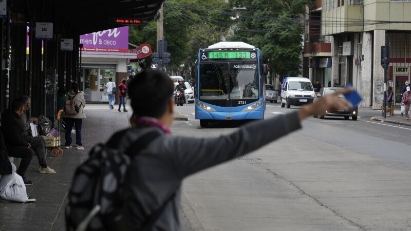 El funcionamiento del transporte le rest&oacute; fuerza al paro. (Alan Monz&oacute;n/Rosario3)