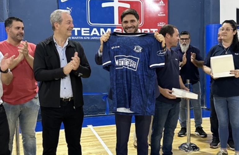 Imagen de El gobernador Pullaro, presente en la inauguraci&oacute;n de la nueva cancha de A.S.A.C.