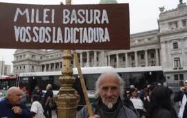 Imagen de Otra vez hubo una feroz represi&oacute;n en la marcha de los jubilados: heridos y detenidos tras incidentes con la Polic&iacute;a y Gendarmer&iacute;a