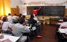 Imagen de Asistencia Perfecta: m&aacute;s de 55 mil docentes, directivos, secretarios y preceptores cobran el incentivo mensual de marzo