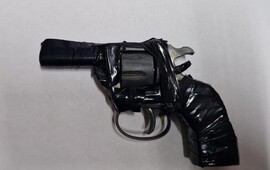 Imagen de Alumno de 15 años llevó un revolver en la mochila