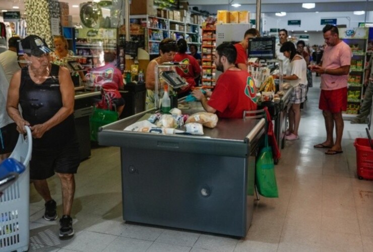 El aumento de sueldo para los empleados de comercio será en tres tramos: abril, mayo y junio. (Alan Monzón/Rosario3)