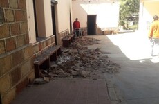 Algunos escombros producto del derrumbe en una iglesia riojana. (El Independiente La Rioja)