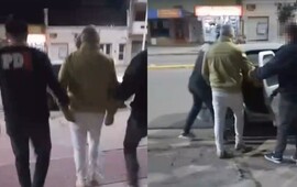 Del Greco, en el patrullero. Las denuncias en su contra fueron atendidas por la Fiscal&iacute;a.