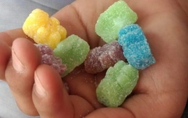 Imagen de Un nene de 5 años quedó hospitalizado tras ingerir una gomita con LSD de su padre