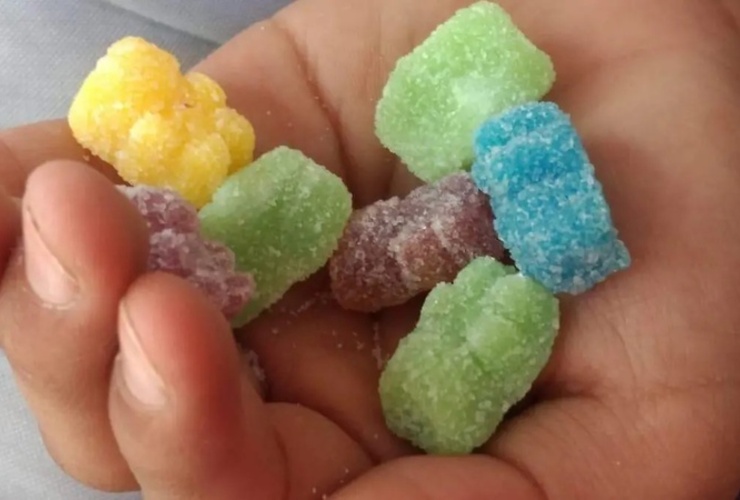 Imagen de Un nene de 5 años quedó hospitalizado tras ingerir una gomita con LSD de su padre