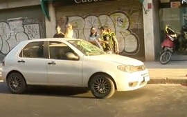 Imagen de Un peat&oacute;n muri&oacute; al ser atropellado por un auto en el microcentro de Rosario