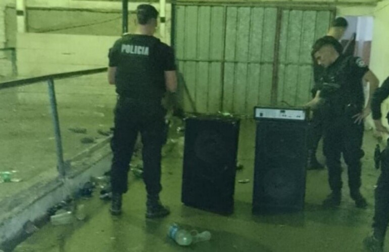 Parte de lo secuestrado por la Policía en la fiesta clandestina.