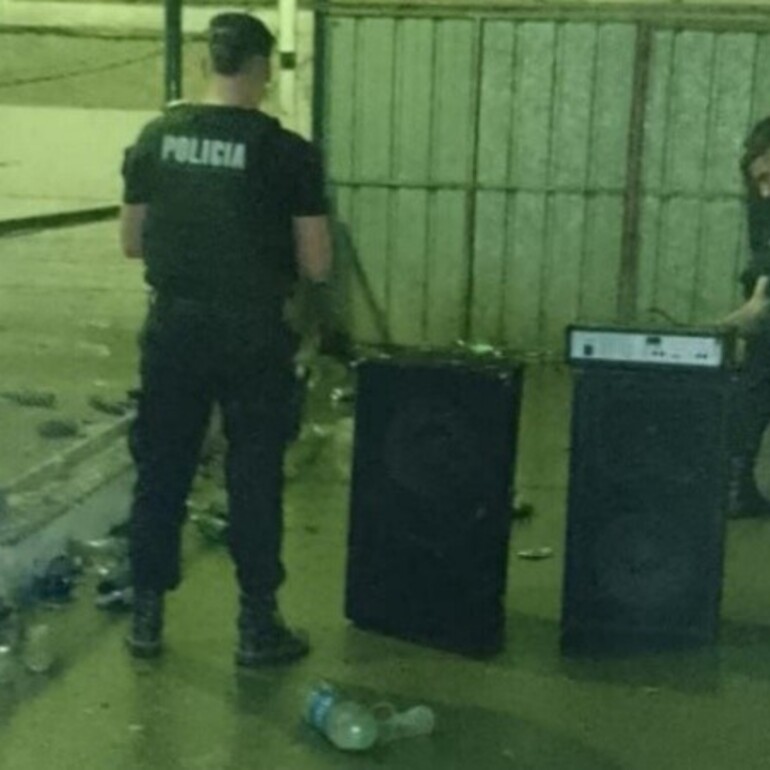 Parte de lo secuestrado por la Policía en la fiesta clandestina.