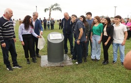 La municipalidad realizó un acto oficial homenajeando al primer intendente electo tras la vuelta de la democracia.