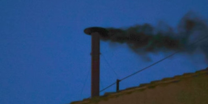 Imagen de Hubo fumata negra en el primer día del Cónclave y el debate para elegir al sucesor de Francisco seguirá el jueves