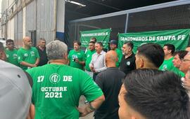 Imagen de Reincorporaron a cuatro trabajadores despedidos en Tasa Logística tras tres meses de conflicto