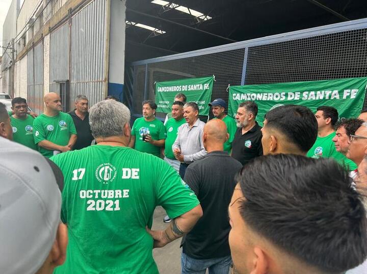 Imagen de Reincorporaron a cuatro trabajadores despedidos en Tasa Logística tras tres meses de conflicto