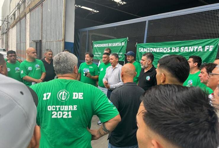 Imagen de Reincorporaron a cuatro trabajadores despedidos en Tasa Logística tras tres meses de conflicto