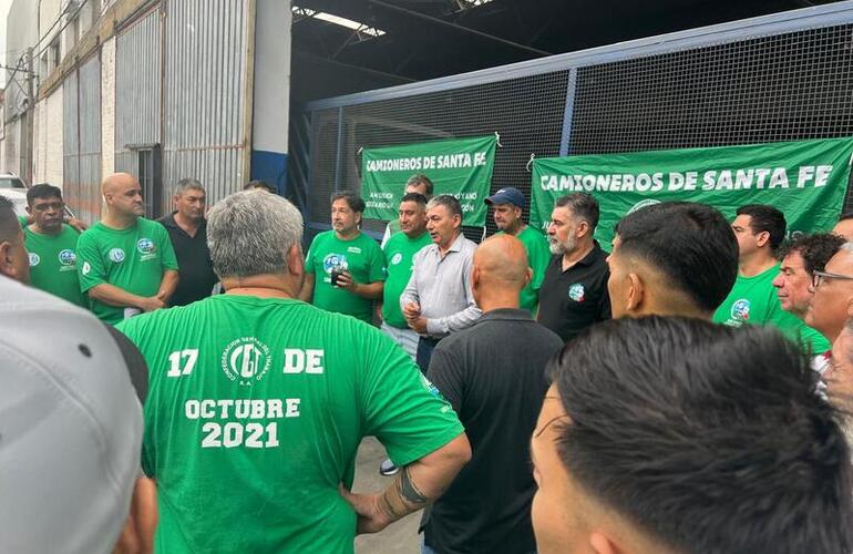 Imagen de Reincorporaron a cuatro trabajadores despedidos en Tasa Logística tras tres meses de conflicto