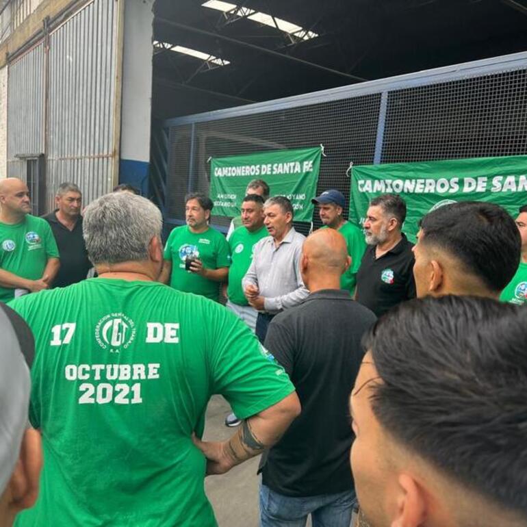 Imagen de Reincorporaron a cuatro trabajadores despedidos en Tasa Logística tras tres meses de conflicto