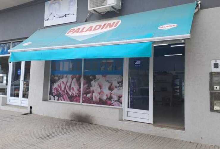 El negocio violentado está sobre la Avenida Libertad entre 3 de Febrero e Independencia.