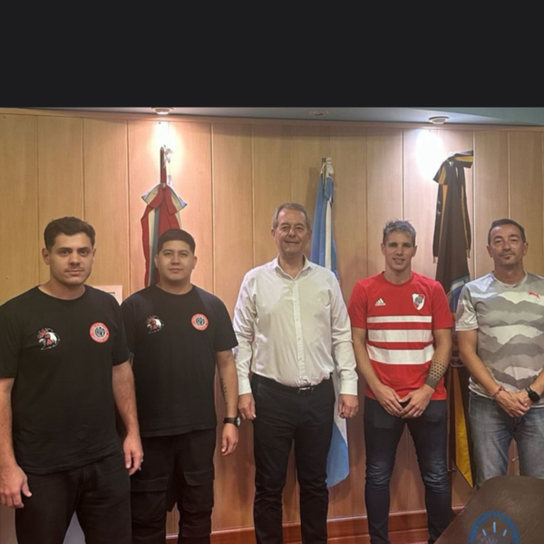 Imagen de Integrantes de la Filial 'River Plate Arroyo Seco', visitaron al Intendente Tonelli para hablar sobre novedades y proyectos futuros