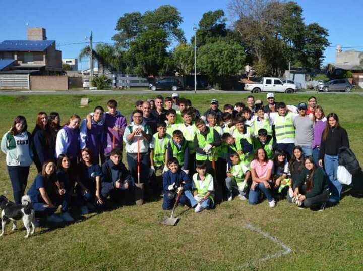 Imagen de Alvear impulsa una ambiciosa campaña de forestación con más de 500 árboles