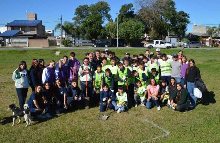 Imagen de Alvear impulsa una ambiciosa campaña de forestación con más de 500 árboles