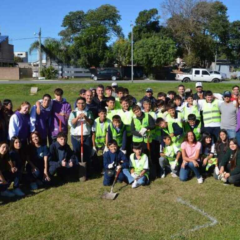 Imagen de Alvear impulsa una ambiciosa campaña de forestación con más de 500 árboles