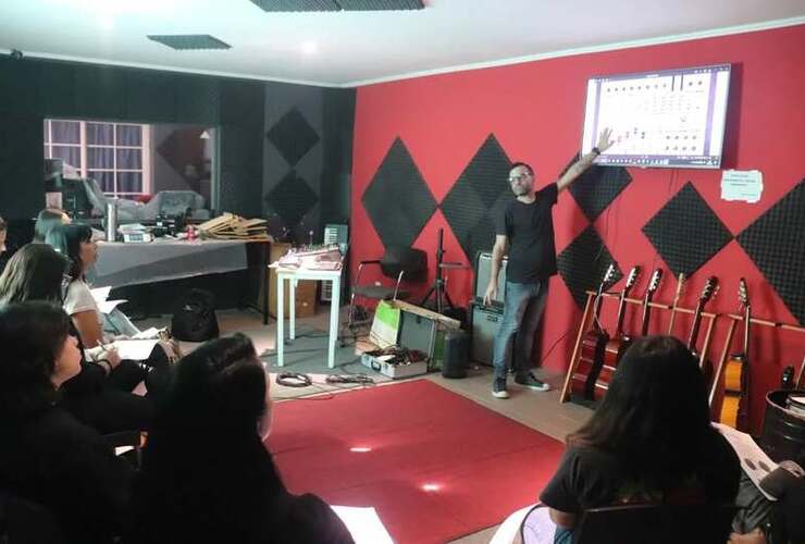 Imagen de Taller de Radio en el CEDEC del Centro Cultural �Guillermo Furlong�