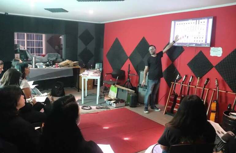 Imagen de Taller de Radio en el CEDEC del Centro Cultural �Guillermo Furlong�
