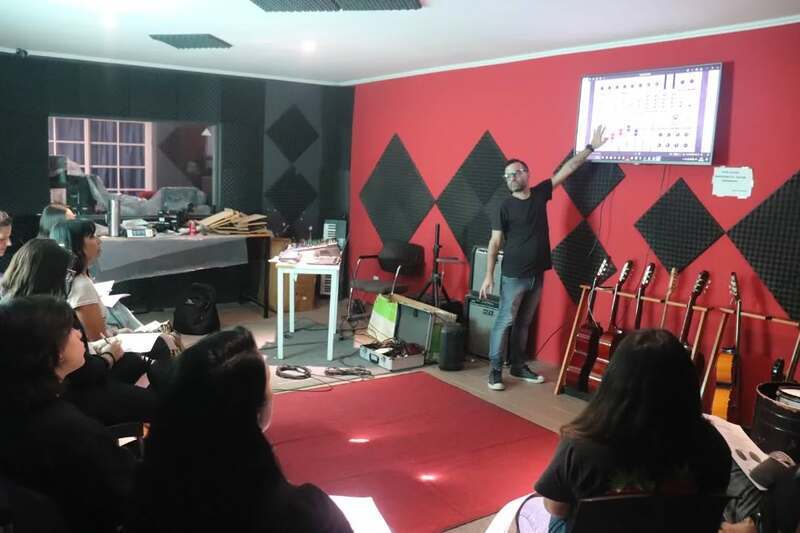 Imagen de Taller de Radio en el CEDEC del Centro Cultural Guillermo Furlong