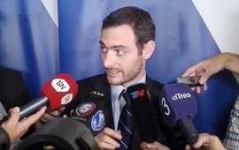 El fiscal José Luis Caterina ordenó la detención de 17 personas a partir de una denuncia anónima por delitos con la carga de combustibles.